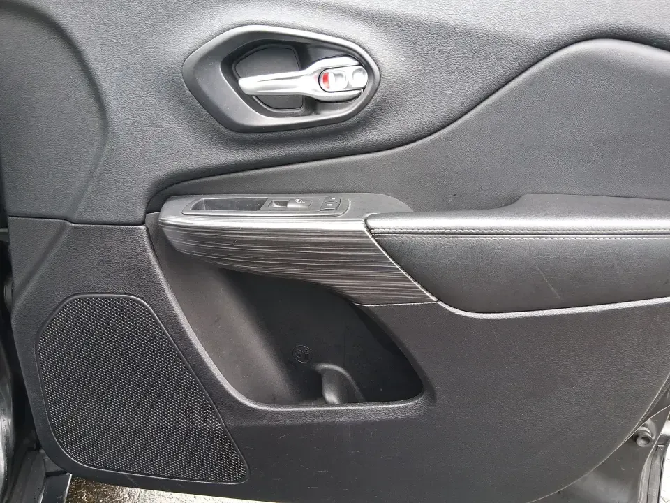 2015 Jeep Cherokee Limited (1C4PJMDBXFW) with an 2.4L L4 DOHC 16V engine, 9-Speed Automatic transmission, located at 1230 East Main St, Xenia, OH, 45385, (937) 908-9800, 39.688026, -83.910172 - Need one vehicle that can handle the weekday grind and still feel ready for a last-minute getaway? This 2015 Jeep Cherokee Limited 4WD in Brilliant Black Crystal Pearlcoat is built for Riverside life-comfortable for daily commutes, confident in Ohio weather, and versatile enough for road trips, socc - Photo#20