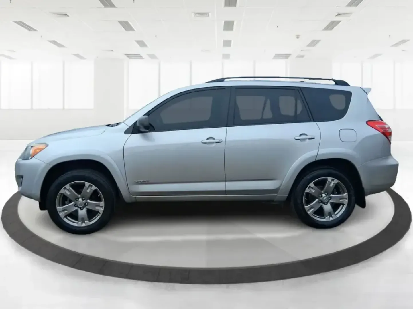 2010 Toyota RAV4 Sport (2T3WF4DV4AW) with an 2.5L I-4 DOHC engine, 4-Speed Automatic transmission, located at 401 Woodman Dr, Riverside, OH, 45431, (937) 908-9800, 39.760899, -84.123421 - Pack up the kids, load the groceries, or point the nose toward a weekend getaway-this 2010 Toyota RAV4 Sport is the kind of SUV that fits real life in Riverside. Whether you're commuting along I-70, running errands near Woodman Drive, or planning a quick escape to the National Museum of the U.S. Air - Photo#5