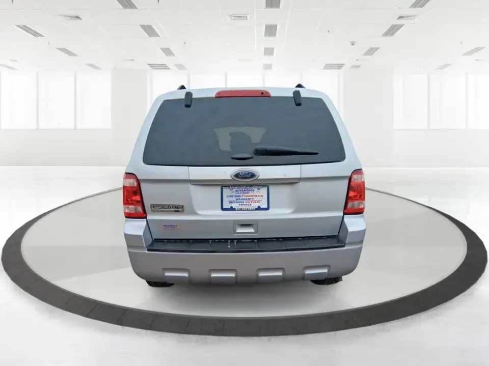 2012 Ford Escape XLT (1FMCU9D70CK) with an 2.5L L4 DOHC 16V engine, 6-Speed Automatic transmission, located at 1184 Kauffman Ave, Fairborn, OH, 45324, (937) 908-9800, 39.807072, -84.030914 - Need a dependable SUV that can handle Ohio's changing seasons, school drop-offs, and weekend getaways without stretching your budget? This **2012 Ford Escape XLT 4WD** is built for real life-comfortable for daily commuting, confident in rain or light snow, and sized just right for errands, road trip - Photo#3