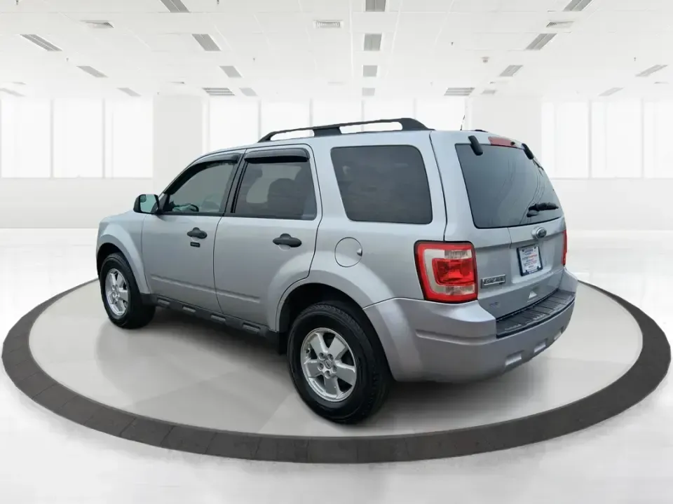 2012 Ford Escape XLT (1FMCU9D70CK) with an 2.5L L4 DOHC 16V engine, 6-Speed Automatic transmission, located at 1184 Kauffman Ave, Fairborn, OH, 45324, (937) 908-9800, 39.807072, -84.030914 - Need a dependable SUV that can handle Ohio's changing seasons, school drop-offs, and weekend getaways without stretching your budget? This **2012 Ford Escape XLT 4WD** is built for real life-comfortable for daily commuting, confident in rain or light snow, and sized just right for errands, road trip - Photo#4