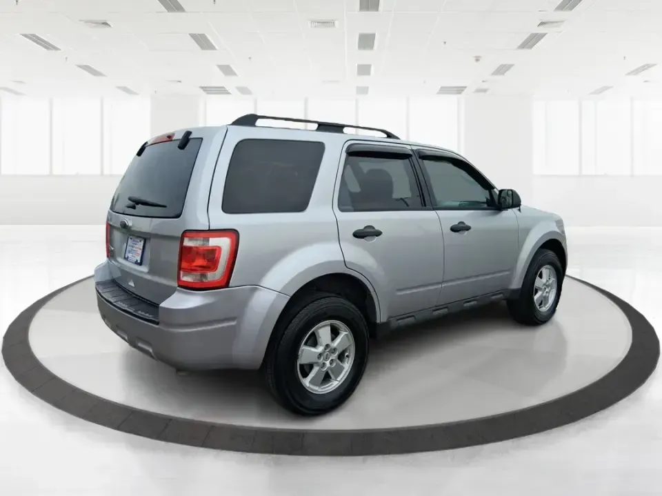 2012 Ford Escape XLT 4WD (1FMCU9D70CK) with an 2.5L L4 DOHC 16V engine, 6-Speed Automatic transmission, located at 880 E. National Road, Vandalia, OH, 45377, (937) 908-9800, 39.891918, -84.183594 - Pack up the kids, the dog, and a weekend's worth of gear-this 2012 Ford Escape XLT 4WD is the kind of SUV that fits real life in Vandalia. Whether you're commuting down I75 toward Dayton, running errands along National Road, or heading out for a quick getaway to Taylorsville MetroPark, the Escape's- Photo#2