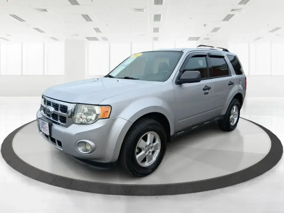 2012 Ford Escape XLT 4WD (1FMCU9D70CK) with an 2.5L L4 DOHC 16V engine, 6-Speed Automatic transmission, located at 880 E. National Road, Vandalia, OH, 45377, (937) 908-9800, 39.891918, -84.183594 - Pack up the kids, the dog, and a weekend's worth of gear-this 2012 Ford Escape XLT 4WD is the kind of SUV that fits real life in Vandalia. Whether you're commuting down I75 toward Dayton, running errands along National Road, or heading out for a quick getaway to Taylorsville MetroPark, the Escape's- Photo#8