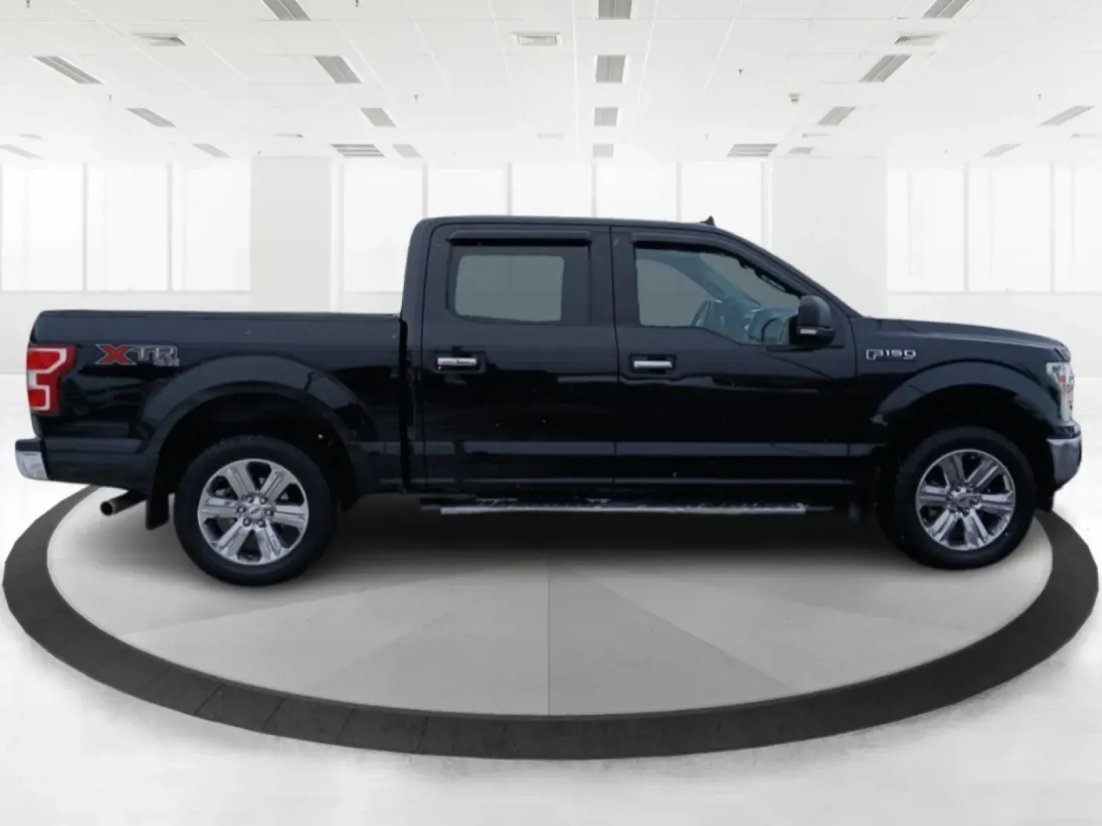 2018 Ford F-150 XLT SuperCrew 5.5-ft. Bed 4WD (1FTEW1E52JF) with an 5.0L V8 OHV 32V engine, 6-Speed Automatic transmission, located at 1099 N County Rd 25A , Troy, OH, 45373, (937) 908-9800, 40.057079, -84.212883 - Are you ready to elevate your daily commute or weekend adventures? Look no further than this striking 2018 Ford F-150 XLT SuperCrew located at Advantage Car and Credit in Fairborn, OH. Whether you're carting the kids to practice, hauling materials for your next DIY project, or exploring the great ou - Photo#1