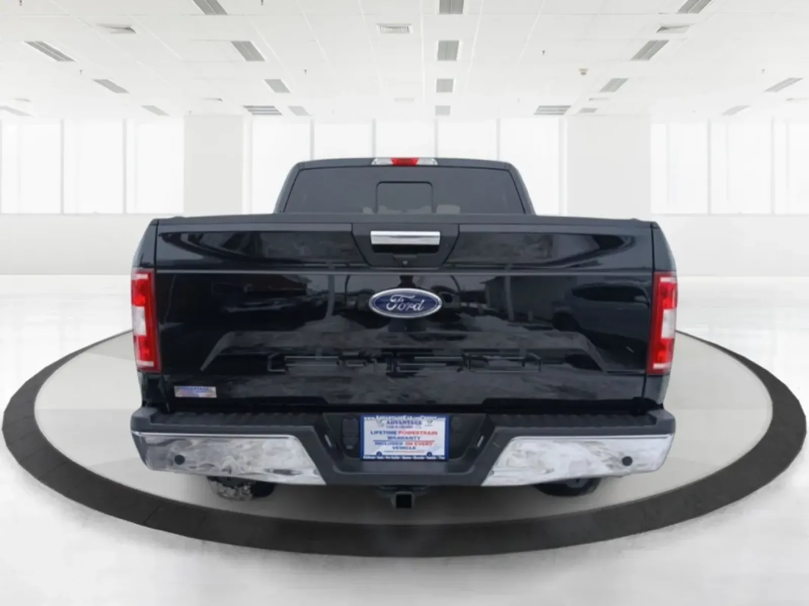 2018 Ford F-150 XLT SuperCrew 5.5-ft. Bed 4WD (1FTEW1E52JF) with an 5.0L V8 OHV 32V engine, 6-Speed Automatic transmission, located at 1099 N County Rd 25A , Troy, OH, 45373, (937) 908-9800, 40.057079, -84.212883 - Are you ready to elevate your daily commute or weekend adventures? Look no further than this striking 2018 Ford F-150 XLT SuperCrew located at Advantage Car and Credit in Fairborn, OH. Whether you're carting the kids to practice, hauling materials for your next DIY project, or exploring the great ou - Photo#3