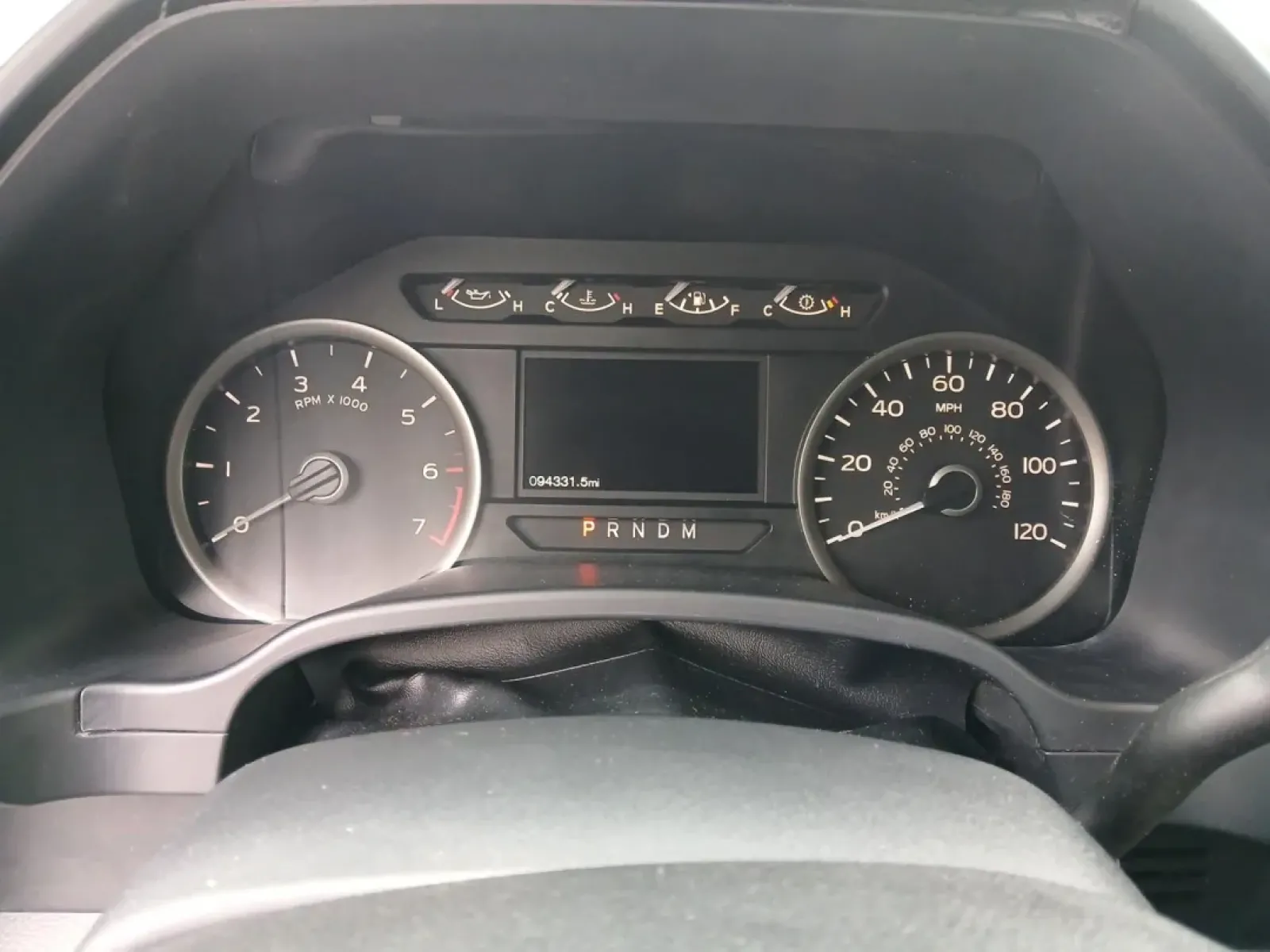 2018 Ford F-150 XLT SuperCrew 5.5-ft. Bed 4WD (1FTEW1E52JF) with an 5.0L V8 OHV 32V engine, 6-Speed Automatic transmission, located at 1099 N County Rd 25A , Troy, OH, 45373, (937) 908-9800, 40.057079, -84.212883 - Are you ready to elevate your daily commute or weekend adventures? Look no further than this striking 2018 Ford F-150 XLT SuperCrew located at Advantage Car and Credit in Fairborn, OH. Whether you're carting the kids to practice, hauling materials for your next DIY project, or exploring the great ou - Photo#14