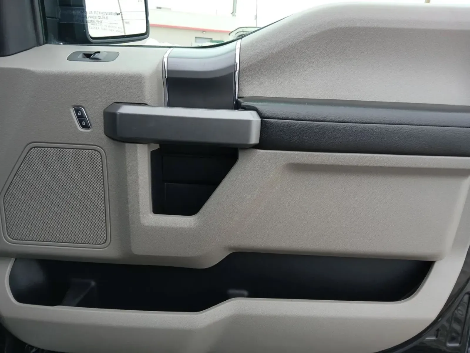 2018 Ford F-150 XLT SuperCrew 5.5-ft. Bed 4WD (1FTEW1E52JF) with an 5.0L V8 OHV 32V engine, 6-Speed Automatic transmission, located at 1099 N County Rd 25A , Troy, OH, 45373, (937) 908-9800, 40.057079, -84.212883 - Are you ready to elevate your daily commute or weekend adventures? Look no further than this striking 2018 Ford F-150 XLT SuperCrew located at Advantage Car and Credit in Fairborn, OH. Whether you're carting the kids to practice, hauling materials for your next DIY project, or exploring the great ou - Photo#19