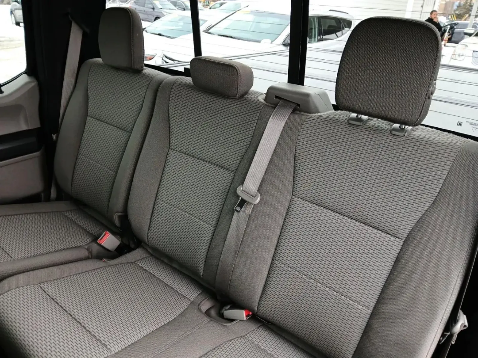2018 Ford F-150 XLT SuperCrew 5.5-ft. Bed 4WD (1FTEW1E52JF) with an 5.0L V8 OHV 32V engine, 6-Speed Automatic transmission, located at 4508 South Dixie Dr, Moraine, OH, 45439, (937) 908-9800, 39.689976, -84.218452 - Are you ready to elevate your daily commute or weekend adventures? Look no further than this striking 2018 Ford F-150 XLT SuperCrew located at Advantage Car and Credit in Fairborn, OH. Whether you're carting the kids to practice, hauling materials for your next DIY project, or exploring the great ou - Photo#10