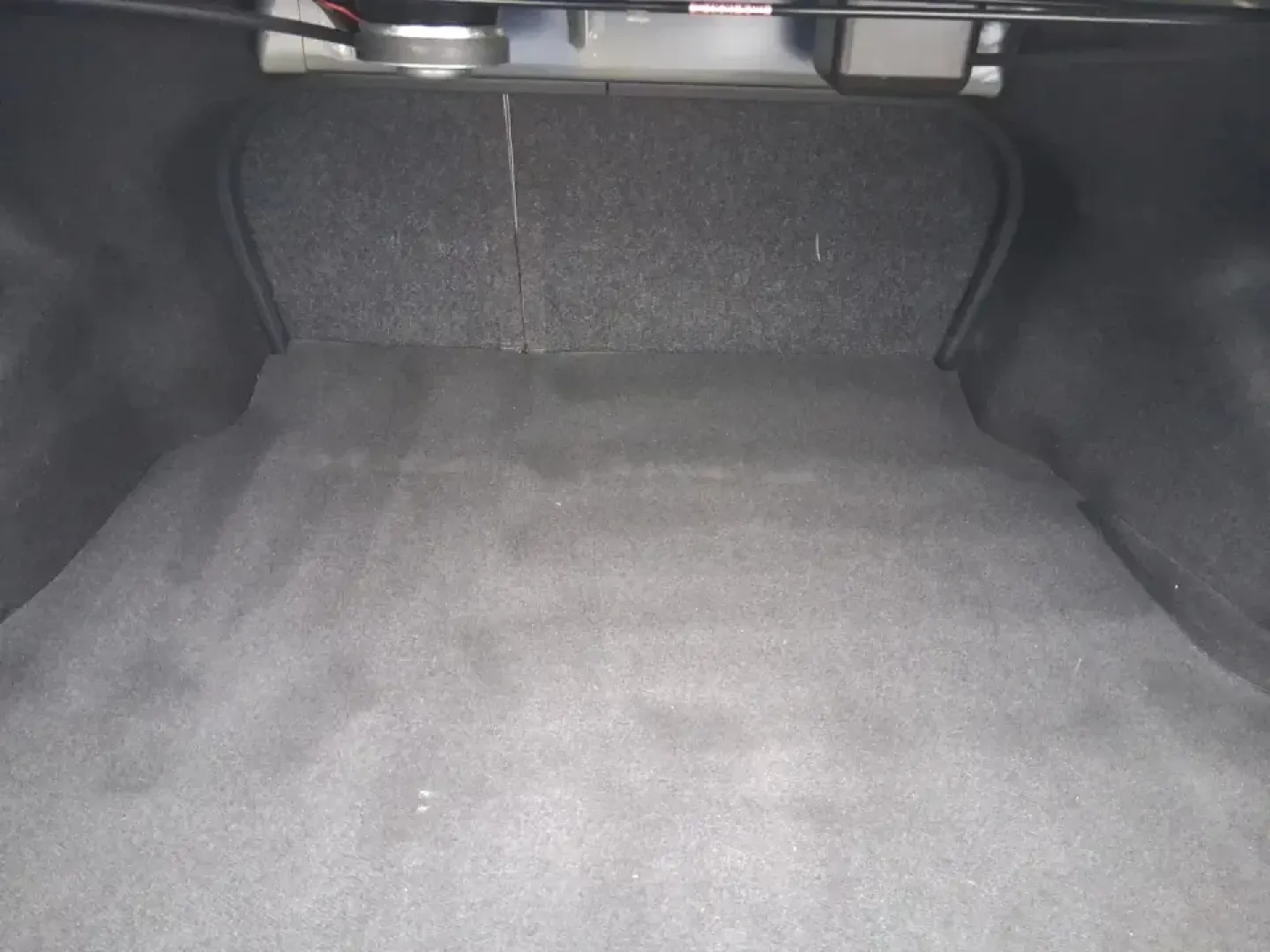 2015 Hyundai Sonata Limited (5NPE34AF5FH) with an 2.4L I-4 gasoline direct injection engine, 6-Speed Automatic transmission, located at 401 Woodman Dr, Riverside, OH, 45431, (937) 908-9800, 39.760899, -84.123421 - Picture your next week going smoother: an easy highway commute up I75, a comfortable school drop-off run through Piqua, and a weekend drive to the Miami County Fairgrounds-all in a sedan that feels upscale without the upscale price. This **2015 Hyundai Sonata Limited** in **Lakeside Blue** is built - Photo#12