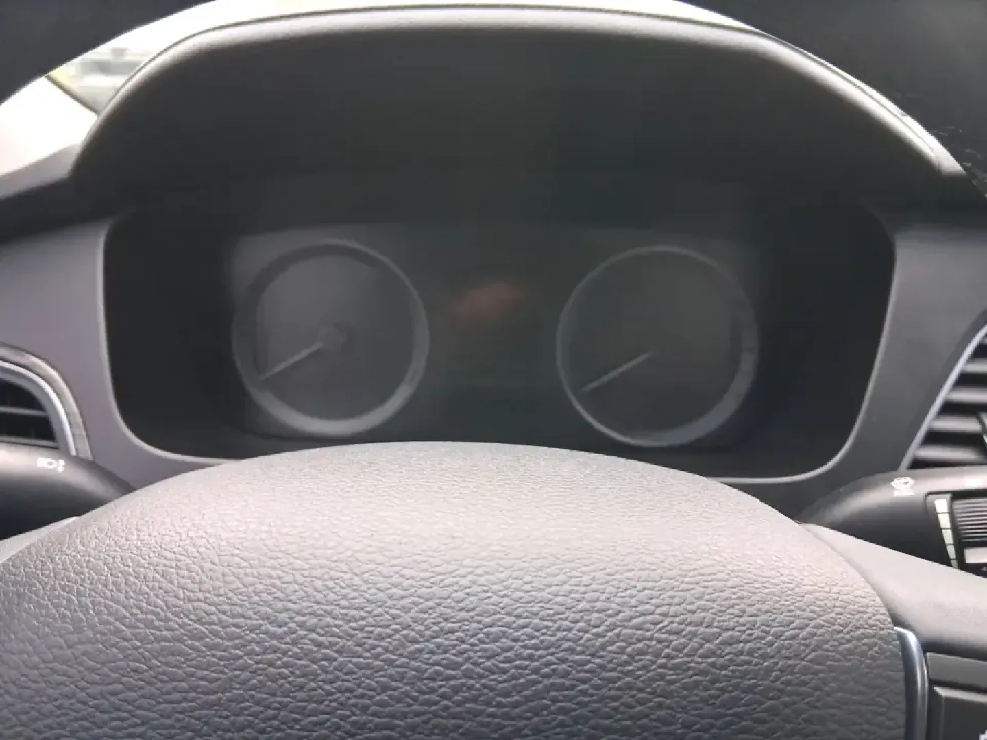 2015 Hyundai Sonata Limited (5NPE34AF5FH) with an 2.4L I-4 gasoline direct injection engine, 6-Speed Automatic transmission, located at 401 Woodman Dr, Riverside, OH, 45431, (937) 908-9800, 39.760899, -84.123421 - Picture your next week going smoother: an easy highway commute up I75, a comfortable school drop-off run through Piqua, and a weekend drive to the Miami County Fairgrounds-all in a sedan that feels upscale without the upscale price. This **2015 Hyundai Sonata Limited** in **Lakeside Blue** is built - Photo#15