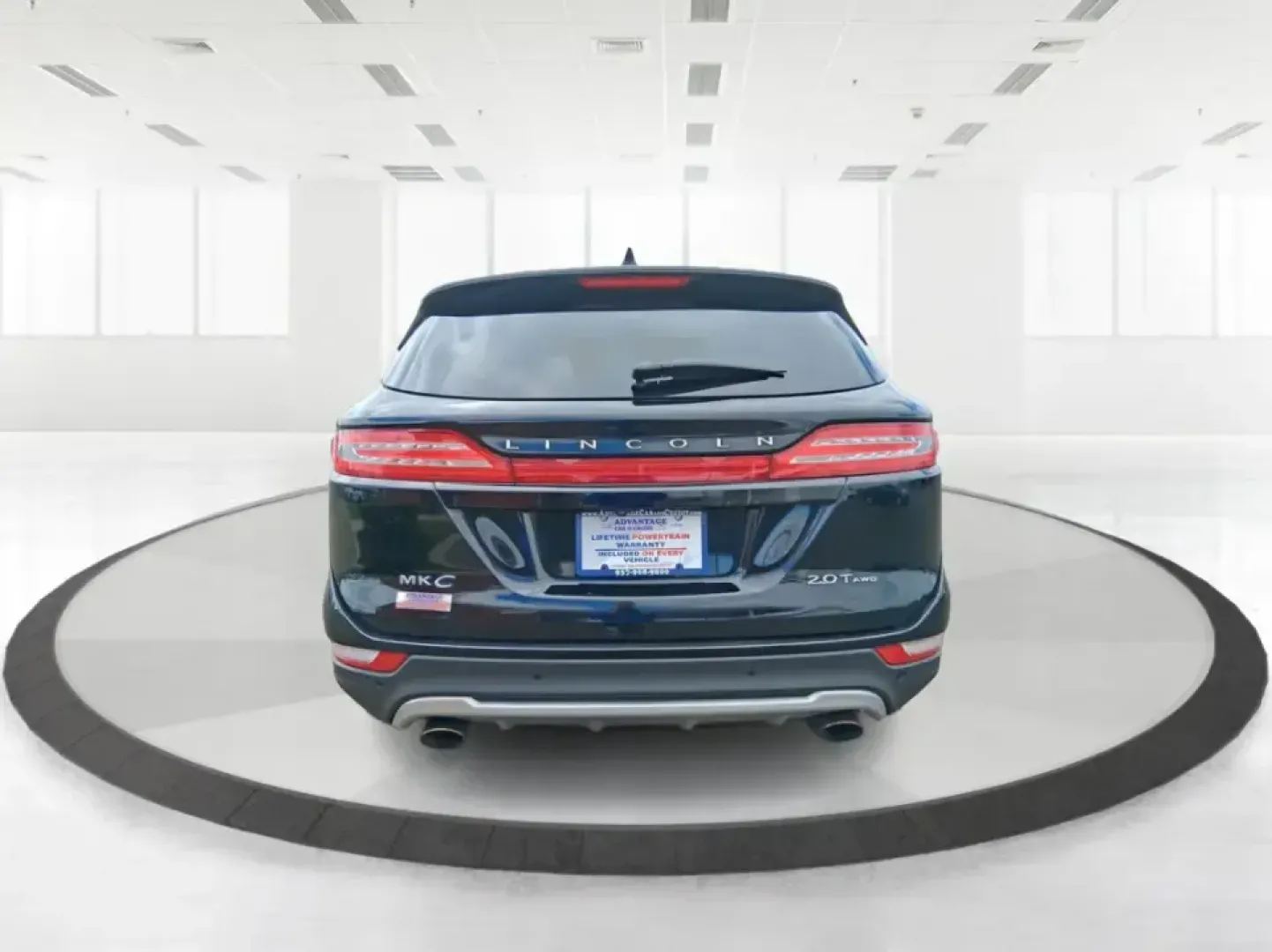 2017 Lincoln MKC Reserve (5LMCJ3D97HU) with an 2.0L L4 DOHC 16V engine, 6A transmission, located at 8750 N County Rd 25A, Piqua, OH, 45356, (937) 908-9800, 40.164391, -84.232513 - Picture your next road trip starting in Piqua with the family loaded up, playlists queued, and plenty of room for luggage-then finishing the day with a quiet, comfortable drive home on I75. This 2017 Lincoln MKC Reserve SUV is built for real life: long commutes, weekend getaways to Indian Lake, and - Photo#3