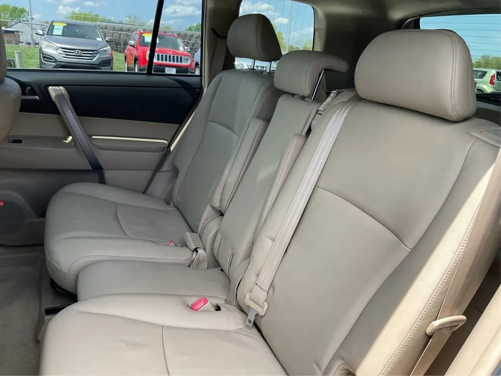 2008 Toyota Highlander Sport (JTEES43A082) with an 3.5L V-6 DOHC engine, located at 1099 N County Rd 25A , Troy, OH, 45373, (937) 908-9800, 40.057079, -84.212883 - 2008 Toyota Highlander Sport - Photo#10