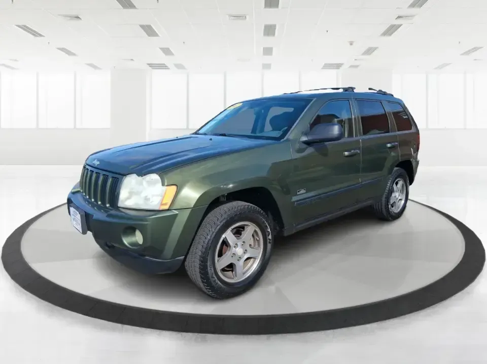 2007 Jeep Grand Cherokee Laredo (1J8GR48K47C) with an 3.7L V6 SOHC 12V engine, 5-Speed Automatic Overdrive transmission, located at 1951 S Dayton Lakeview Rd., New Carlisle, OH, 45344, (937) 908-9800, 39.890999, -84.050255 - Weekend getaways to the trails, winter commutes on slick Ohio roads, and family errands across town all get easier when you're in a capable SUV with true 4WD confidence. This **2007 Jeep Grand Cherokee Laredo** is built for drivers who want classic Jeep utility without giving up everyday comfort-ide - Photo#8