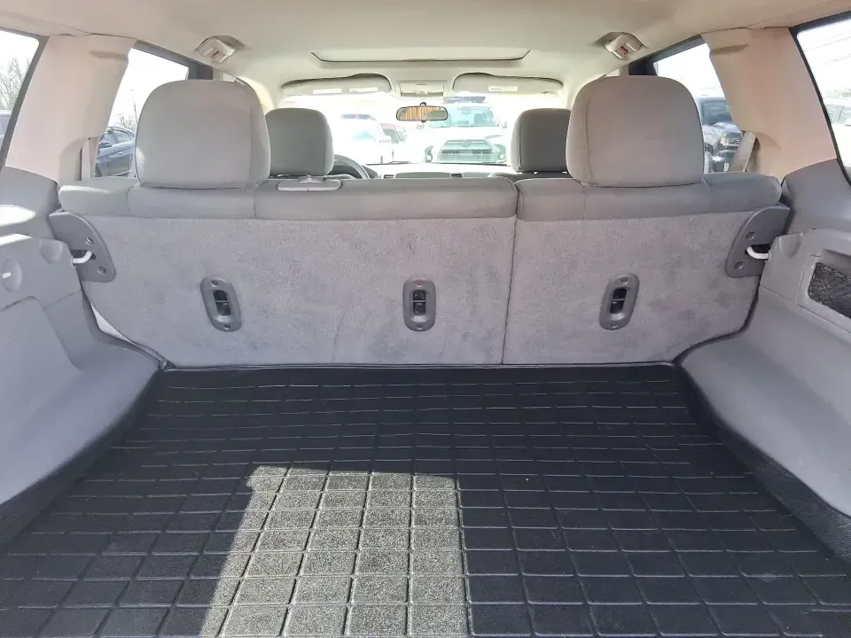 2007 Jeep Grand Cherokee Laredo (1J8GR48K47C) with an 3.7L V6 SOHC 12V engine, 5-Speed Automatic Overdrive transmission, located at 1951 S Dayton Lakeview Rd., New Carlisle, OH, 45344, (937) 908-9800, 39.890999, -84.050255 - Weekend getaways to the trails, winter commutes on slick Ohio roads, and family errands across town all get easier when you're in a capable SUV with true 4WD confidence. This **2007 Jeep Grand Cherokee Laredo** is built for drivers who want classic Jeep utility without giving up everyday comfort-ide - Photo#12