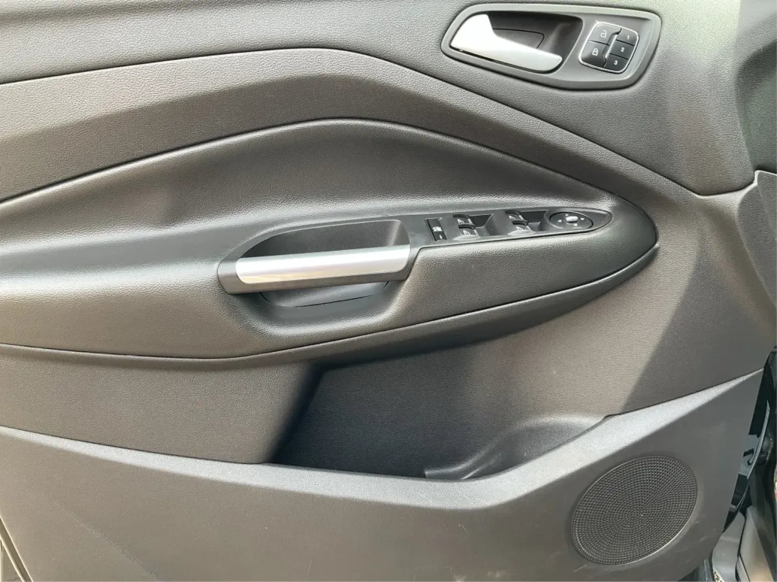 2015 Ford Escape Titanium (1FMCU9J95FU) with an Other engine, located at 1099 N County Rd 25A , Troy, OH, 45373, (937) 908-9800, 40.057079, -84.212883 - Discover your next adventure with the 2015 Ford Escape Titanium, now available at Advantage Car and Credit in Fairborn, OH! Whether you're looking for a family-friendly SUV, a reliable commuter vehicle, or a versatile option for weekend getaways, this Escape checks all the boxes. With a stunning Tux - Photo#18