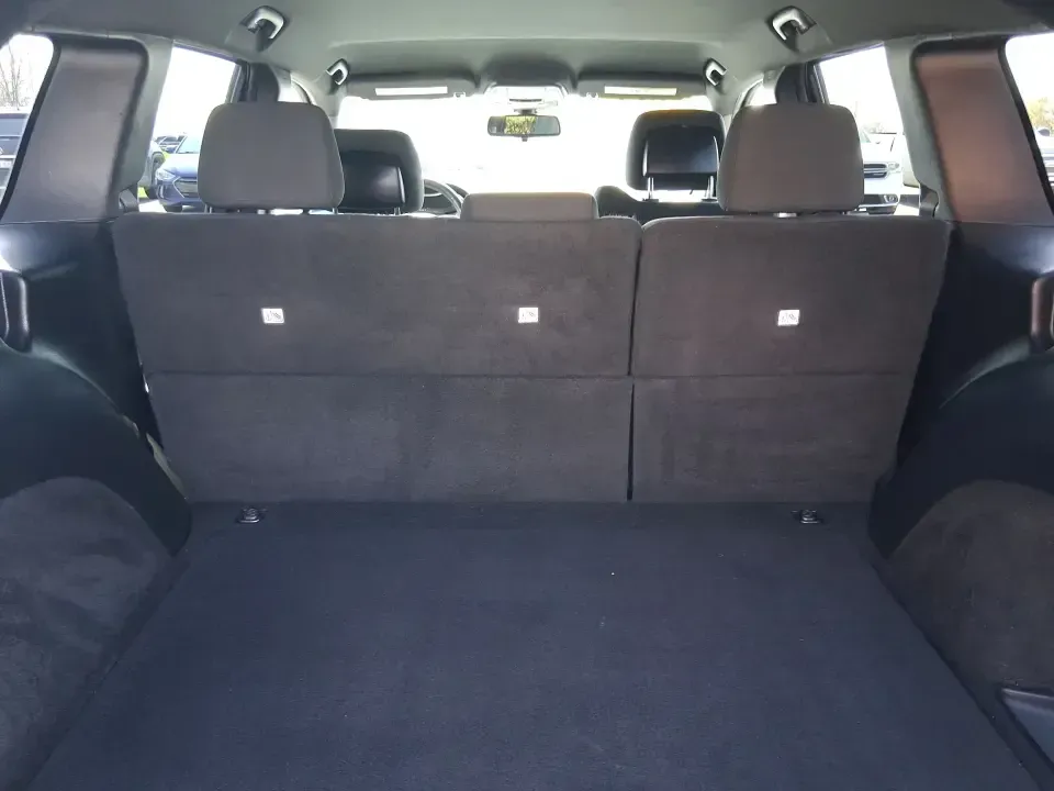 2015 Jeep Grand Cherokee Laredo (1C4RJFAG4FC) with an 3.6L V-6 DOHC engine, 8-Speed Automatic transmission, located at 1230 East Main St, Xenia, OH, 45385, (937) 908-9800, 39.688026, -83.910172 - Weekend getaways to Hocking Hills, confident winter drives to work, and comfortable family errands around town all get easier in a capable SUV like this 2015 Jeep Grand Cherokee Laredo 4WD. Finished in Maximum Steel Metallic Clearcoat, this Grand Cherokee blends rugged Jeep attitude with everyday co - Photo#12