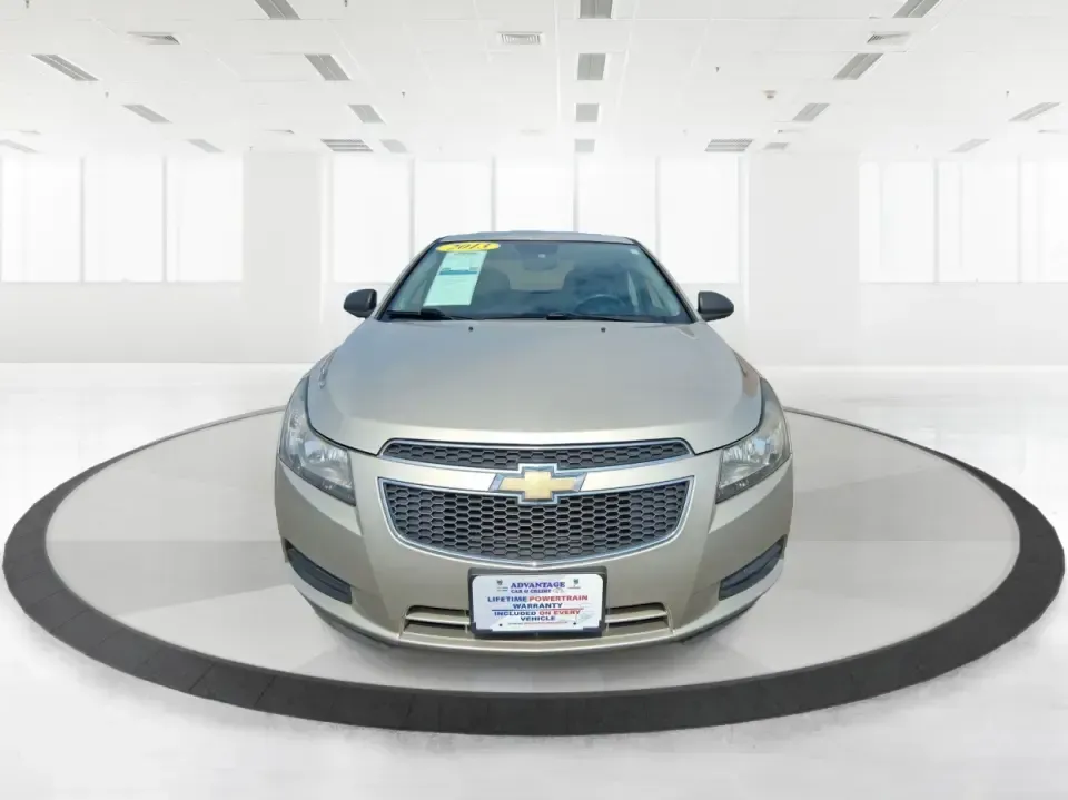 2013 Chevrolet Cruze LS Auto (1G1PA5SH4D7) with an ECOTEC 1.8L I-4 DOHC engine, 6-Speed Automatic transmission, located at 1184 Kauffman Ave, Fairborn, OH, 45324, (937) 908-9800, 39.807072, -84.030914 - Make your weekdays easier and your weekends more spontaneous with a sedan that's built for real life in Fairborn-whether you're commuting to Wright-Patterson AFB, running errands between Beavercreek and Huber Heights, or planning a quick road trip down I-675. This **2013 Chevrolet Cruze LS Auto** de - Photo#5
