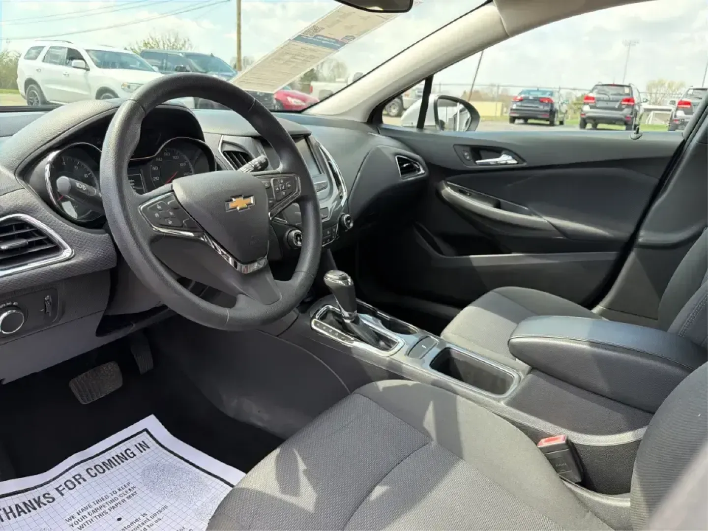 2018 Chevrolet Cruze LT Auto Hatchback (3G1BE6SM8JS) with an 1.4L L4 DOHC 16V TURBO engine, 6A transmission, located at 1230 East Main St, Xenia, OH, 45385, (937) 908-9800, 39.688026, -83.910172 - Picture your next week going smoother: a fuel-sipping hatchback for the daily commute up I75, roomy enough for grocery runs after practice, and nimble for squeezing into tight spots near the Dayton area. This 2018 Chevrolet Cruze LT Auto Hatchback in Silver Ice Metallic is a smart pick for drivers w- Photo#9