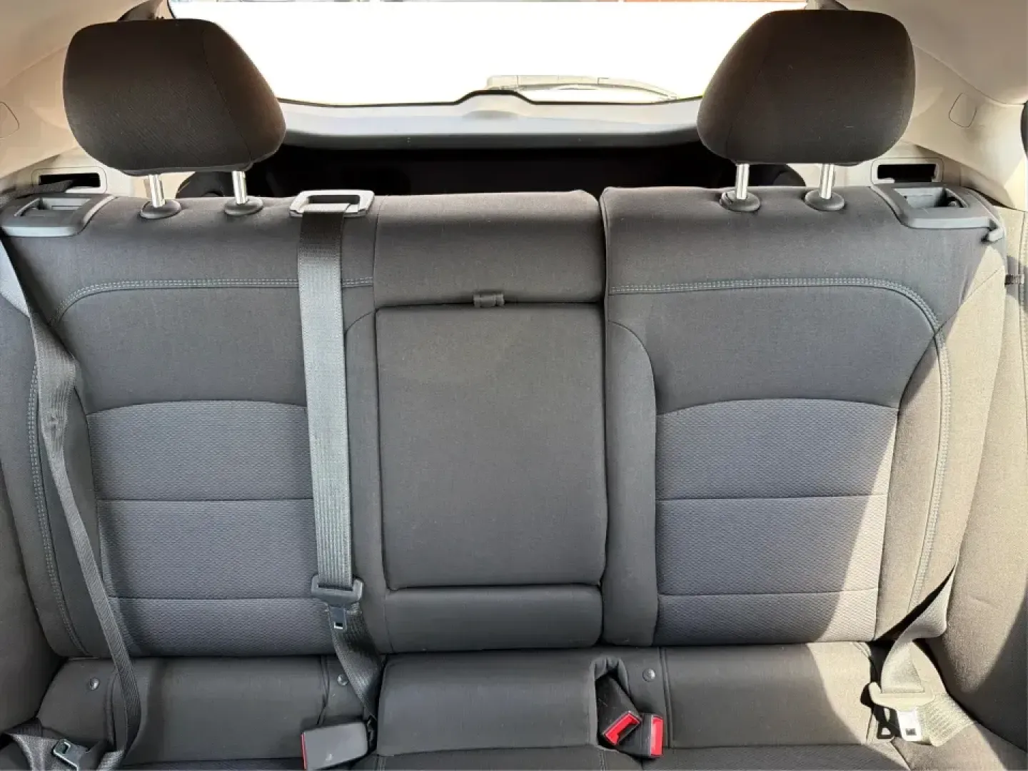 2018 Chevrolet Cruze LT Auto Hatchback (3G1BE6SM8JS) with an 1.4L L4 DOHC 16V TURBO engine, 6A transmission, located at 1230 East Main St, Xenia, OH, 45385, (937) 908-9800, 39.688026, -83.910172 - Picture your next week going smoother: a fuel-sipping hatchback for the daily commute up I75, roomy enough for grocery runs after practice, and nimble for squeezing into tight spots near the Dayton area. This 2018 Chevrolet Cruze LT Auto Hatchback in Silver Ice Metallic is a smart pick for drivers w- Photo#14