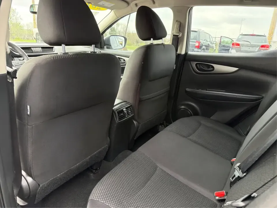 2018 Nissan Rogue S (JN1BJ1CP6JW) with an 2L I-4 gasoline direct injection engine, CVT transmission, located at 4508 South Dixie Dr, Moraine, OH, 45439, (937) 908-9800, 39.689976, -84.218452 - Picture your next week: an easy I75 commute into Dayton, school drop-offs in nearby Kettering, a Costco run, and a weekend drive down to Carillon Historical Park or a quick lap around the Dayton Mall area-all with one SUV that's sized right for real life. This 2018 Nissan Rogue S in sleek Gun Metall - Photo#10