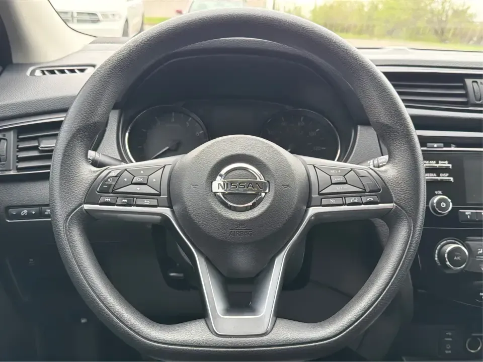 2018 Nissan Rogue S (JN1BJ1CP6JW) with an 2L I-4 gasoline direct injection engine, CVT transmission, located at 4508 South Dixie Dr, Moraine, OH, 45439, (937) 908-9800, 39.689976, -84.218452 - Picture your next week: an easy I75 commute into Dayton, school drop-offs in nearby Kettering, a Costco run, and a weekend drive down to Carillon Historical Park or a quick lap around the Dayton Mall area-all with one SUV that's sized right for real life. This 2018 Nissan Rogue S in sleek Gun Metall - Photo#16