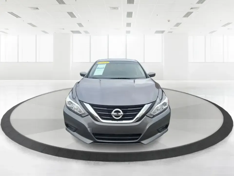 2018 Nissan Altima 2.5 SV (1N4AL3AP0JC) with an 2.5L I-4 DOHC engine, CVT transmission, located at 4508 South Dixie Dr, Moraine, OH, 45439, (937) 908-9800, 39.689976, -84.218452 - 2018 Nissan Altima 2.5 SV - Photo#7