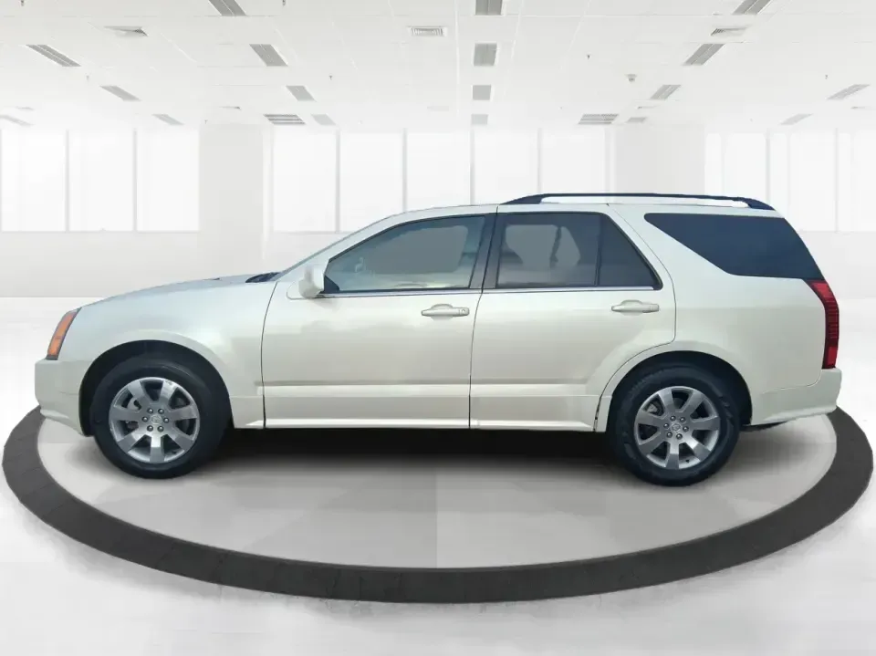 2007 Cadillac SRX V6 (1GYEE637370) with an 3.6L V-6 DOHC engine, 5-Speed Automatic Overdrive transmission, located at 8750 N County Rd 25A, Piqua, OH, 45356, (937) 908-9800, 40.164391, -84.232513 - Make your daily commute up I75 feel first-class, turn school drop-offs into a comfortable routine, and still have an SUV ready for weekend runs to Indian Lake or a quick getaway to downtown Troy. This 2007 Cadillac SRX V6 delivers the kind of upscale ride and practical versatility that fits real lif - Photo#5