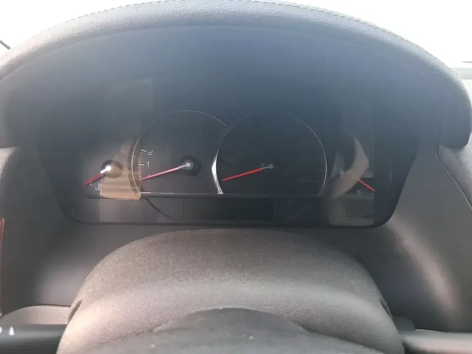 2007 Cadillac SRX V6 (1GYEE637370) with an 3.6L V-6 DOHC engine, 5-Speed Automatic Overdrive transmission, located at 8750 N County Rd 25A, Piqua, OH, 45356, (937) 908-9800, 40.164391, -84.232513 - Make your daily commute up I75 feel first-class, turn school drop-offs into a comfortable routine, and still have an SUV ready for weekend runs to Indian Lake or a quick getaway to downtown Troy. This 2007 Cadillac SRX V6 delivers the kind of upscale ride and practical versatility that fits real lif - Photo#15