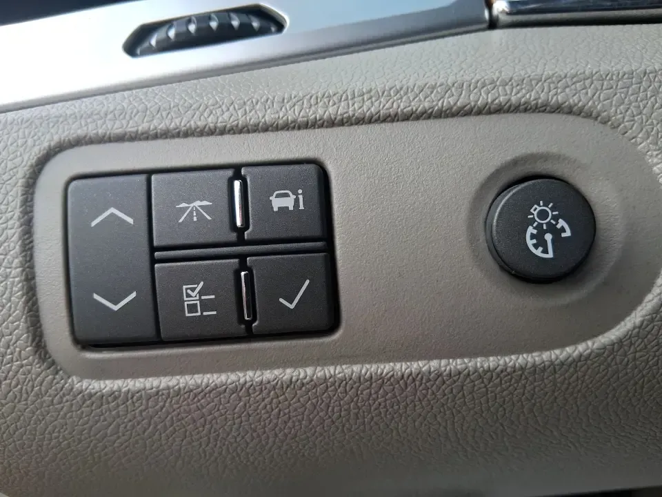 2007 Cadillac SRX V6 (1GYEE637370) with an 3.6L V-6 DOHC engine, 5-Speed Automatic Overdrive transmission, located at 8750 N County Rd 25A, Piqua, OH, 45356, (937) 908-9800, 40.164391, -84.232513 - Make your daily commute up I75 feel first-class, turn school drop-offs into a comfortable routine, and still have an SUV ready for weekend runs to Indian Lake or a quick getaway to downtown Troy. This 2007 Cadillac SRX V6 delivers the kind of upscale ride and practical versatility that fits real lif - Photo#17