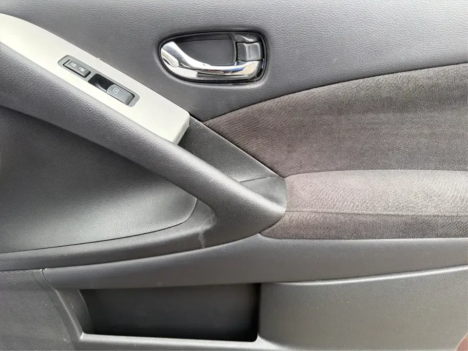 2013 Nissan Murano S (JN8AZ1MW8DW) with an 3.5L V-6 DOHC engine, Continuously Variable Transmission transmission, located at 1230 East Main St, Xenia, OH, 45385, (937) 908-9800, 39.688026, -83.910172 - Picture your next Ohio weekend: loading up the family for a day at Caesar Creek State Park, cruising out to the Greene County Fair, or tackling a long commute between Xenia, Beavercreek, and Dayton with confident comfort. This 2013 Nissan Murano S is the kind of midsize SUV that fits real life-roomy - Photo#18