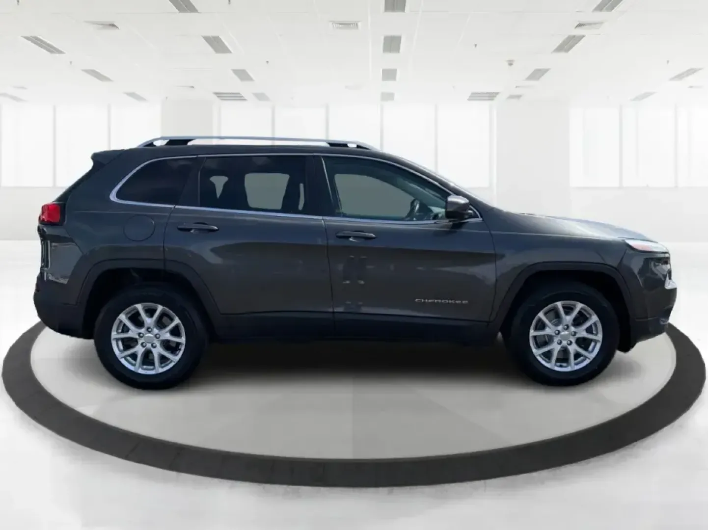 2014 Jeep Cherokee Latitude (1C4PJMCS8EW) with an 3.2L V6 DOHC 24V engine, 9-Speed Automatic transmission, located at 880 E. National Road, Vandalia, OH, 45377, (937) 908-9800, 39.891918, -84.183594 - Weekend escapes to Taylorsville MetroPark, snowy school drop-offs, or a comfortable daily commute down I75-this 2014 Jeep Cherokee Latitude is built for the Vandalia, OH lifestyle. With confident 4WD/AWD capability, a smooth 9Speed Automatic transmission, and a strong 3.2L V6 DOHC 24V engine, it's t - Photo#1