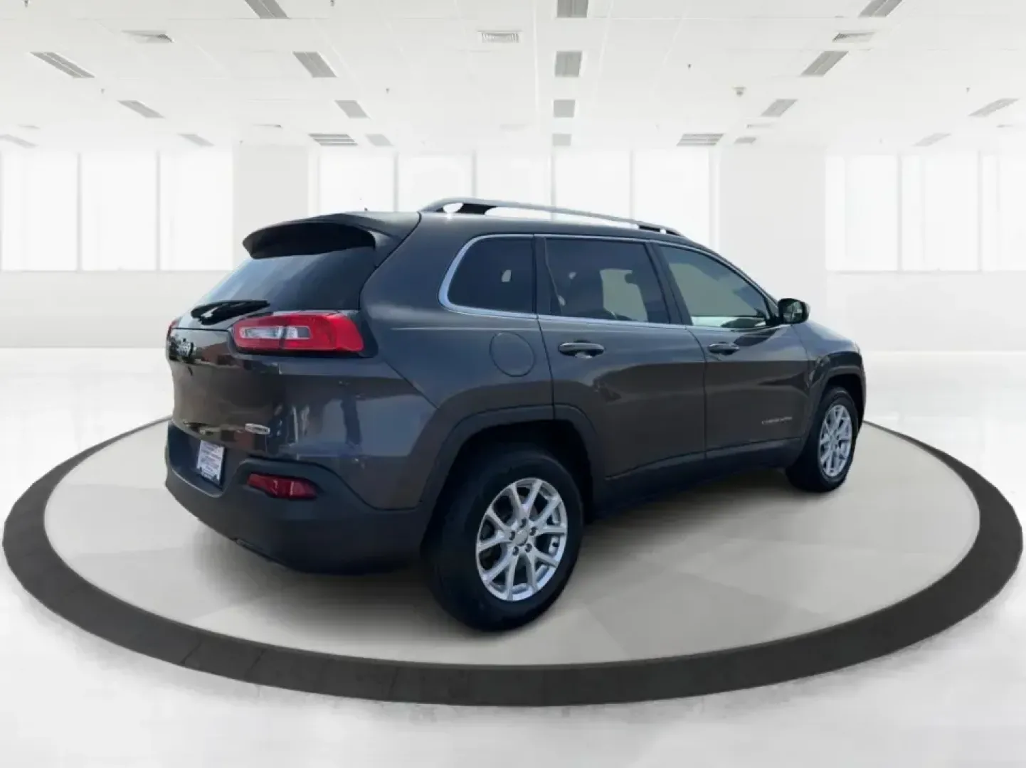 2014 Jeep Cherokee Latitude (1C4PJMCS8EW) with an 3.2L V6 DOHC 24V engine, 9-Speed Automatic transmission, located at 880 E. National Road, Vandalia, OH, 45377, (937) 908-9800, 39.891918, -84.183594 - Weekend escapes to Taylorsville MetroPark, snowy school drop-offs, or a comfortable daily commute down I75-this 2014 Jeep Cherokee Latitude is built for the Vandalia, OH lifestyle. With confident 4WD/AWD capability, a smooth 9Speed Automatic transmission, and a strong 3.2L V6 DOHC 24V engine, it's t - Photo#2