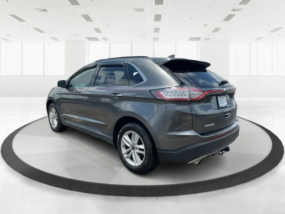 2016 Ford Edge SEL (2FMPK3J91GB) with an 3.5L V-6 DOHC engine, located at 4508 South Dixie Dr, Moraine, OH, 45439, (937) 908-9800, 39.689976, -84.218452 - **Experience the Road Ahead with the 2016 Ford Edge SEL - Your Adventure Awaits!**<br /> <br /> Are you ready for your next road trip or family outing? The 2016 Ford Edge SEL is not just a car; it's a versatile SUV that caters to your lifestyle needs, making it the perfect companion for growing fami - Photo#4