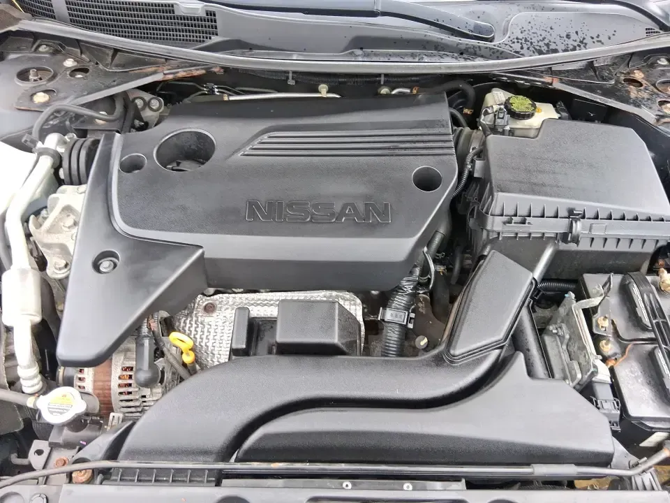 2017 Nissan Altima 2.5 S (1N4AL3AP8HC) with an 2.5L I-4 DOHC engine, CVT transmission, located at 1951 S Dayton Lakeview Rd., New Carlisle, OH, 45344, (937) 908-9800, 39.890999, -84.050255 - Need a dependable sedan that can handle the daily grind from Moraine to downtown Dayton, weekend errands around the Dayton Mall area, and the occasional road trip up I-75 without draining your budget? This 2017 Nissan Altima 2.5 S in eye-catching Storm Blue is built for real life-comfortable for lon - Photo#11