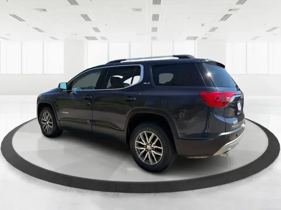 2018 GMC Acadia SLE-2 (1GKKNSLS0JZ) with an 3.6L V6 DOHC 24V engine, 6A transmission, located at 401 Woodman Dr, Riverside, OH, 45431, (937) 908-9800, 39.760899, -84.123421 - Load up the kids, the groceries, and the weekend plans-this 2018 GMC Acadia SLE-2 is the kind of SUV that makes busy life in and around Xenia feel easier. Whether you're commuting toward Dayton, juggling school drop-offs, or heading out for a road trip through Caesar Creek State Park, the Acadia del - Photo#4