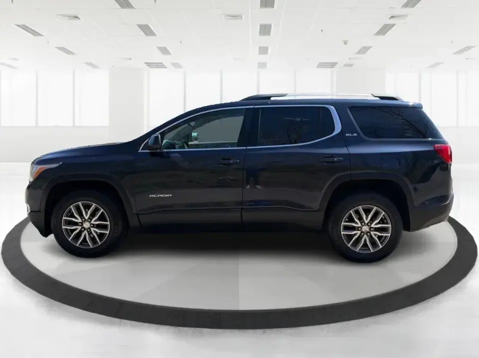 2018 GMC Acadia SLE-2 (1GKKNSLS0JZ) with an 3.6L V6 DOHC 24V engine, 6A transmission, located at 401 Woodman Dr, Riverside, OH, 45431, (937) 908-9800, 39.760899, -84.123421 - Load up the kids, the groceries, and the weekend plans-this 2018 GMC Acadia SLE-2 is the kind of SUV that makes busy life in and around Xenia feel easier. Whether you're commuting toward Dayton, juggling school drop-offs, or heading out for a road trip through Caesar Creek State Park, the Acadia del - Photo#5