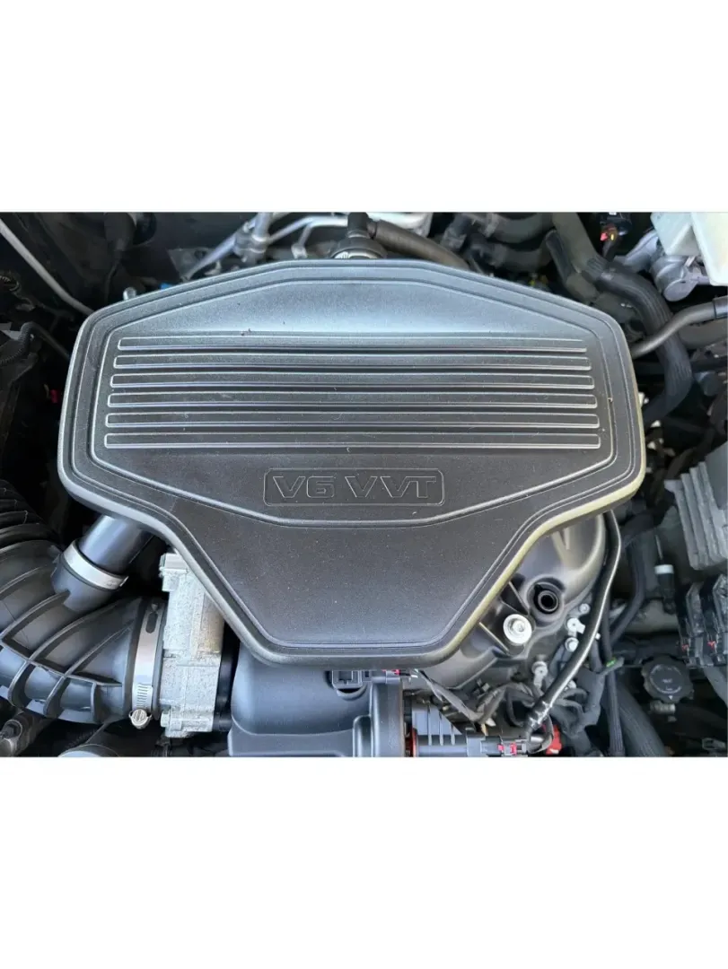 2018 GMC Acadia SLE-2 (1GKKNSLS0JZ) with an 3.6L V6 DOHC 24V engine, 6A transmission, located at 401 Woodman Dr, Riverside, OH, 45431, (937) 908-9800, 39.760899, -84.123421 - Load up the kids, the groceries, and the weekend plans-this 2018 GMC Acadia SLE-2 is the kind of SUV that makes busy life in and around Xenia feel easier. Whether you're commuting toward Dayton, juggling school drop-offs, or heading out for a road trip through Caesar Creek State Park, the Acadia del - Photo#11