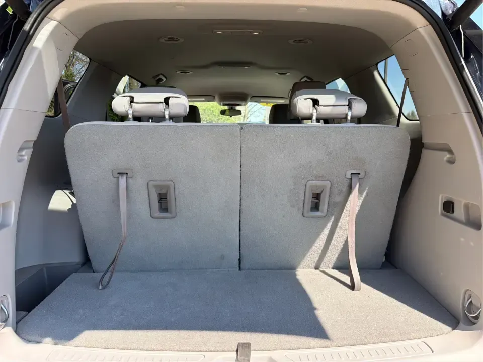 2018 GMC Acadia SLE-2 (1GKKNSLS0JZ) with an 3.6L V6 DOHC 24V engine, 6A transmission, located at 401 Woodman Dr, Riverside, OH, 45431, (937) 908-9800, 39.760899, -84.123421 - Load up the kids, the groceries, and the weekend plans-this 2018 GMC Acadia SLE-2 is the kind of SUV that makes busy life in and around Xenia feel easier. Whether you're commuting toward Dayton, juggling school drop-offs, or heading out for a road trip through Caesar Creek State Park, the Acadia del - Photo#12