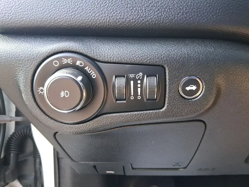 2015 Chrysler 200 C (1C3CCCCG6FN) with an 3.6L V6 DOHC 24V FFV engine, 9-Speed Automatic transmission, located at 4508 South Dixie Dr, Moraine, OH, 45439, (937) 908-9800, 39.689976, -84.218452 - Need a dependable sedan for the daily commute up I75, quick school drop-offs, or a comfortable weekend drive to downtown Piqua and the Great Miami River Trail? This 2015 Chrysler 200 C is the kind of practical-yet-upgraded ride that fits real life-quiet on longer trips, easy to park around local sho - Photo#17