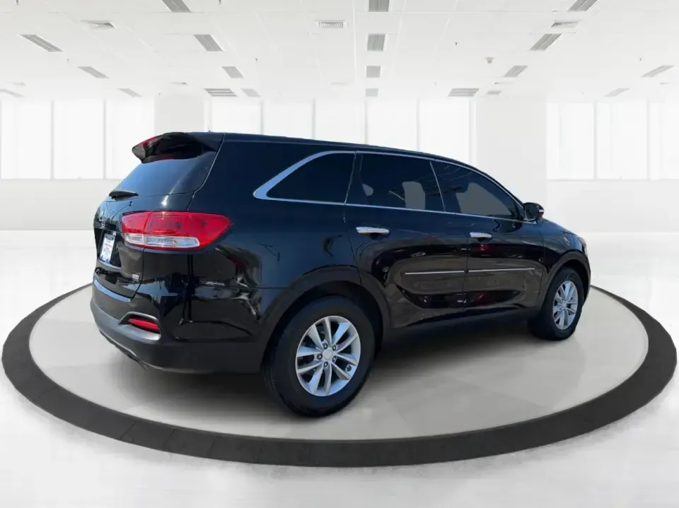 2017 Kia Sorento 2.4L L (5XYPG4A33HG) with an 2.4L I-4 gasoline direct injection engine, 6A transmission, located at 1184 Kauffman Ave, Fairborn, OH, 45324, (937) 908-9800, 39.807072, -84.030914 - Make every day easier-school drop-offs, long commutes to Wright-Patterson AFB, and weekend getaways to John Bryan State Park all feel more comfortable in an SUV that's built for real life. This **2017 Kia Sorento 2.4L L** in **Ebony Black** is a smart fit for growing families, busy professionals, an - Photo#2