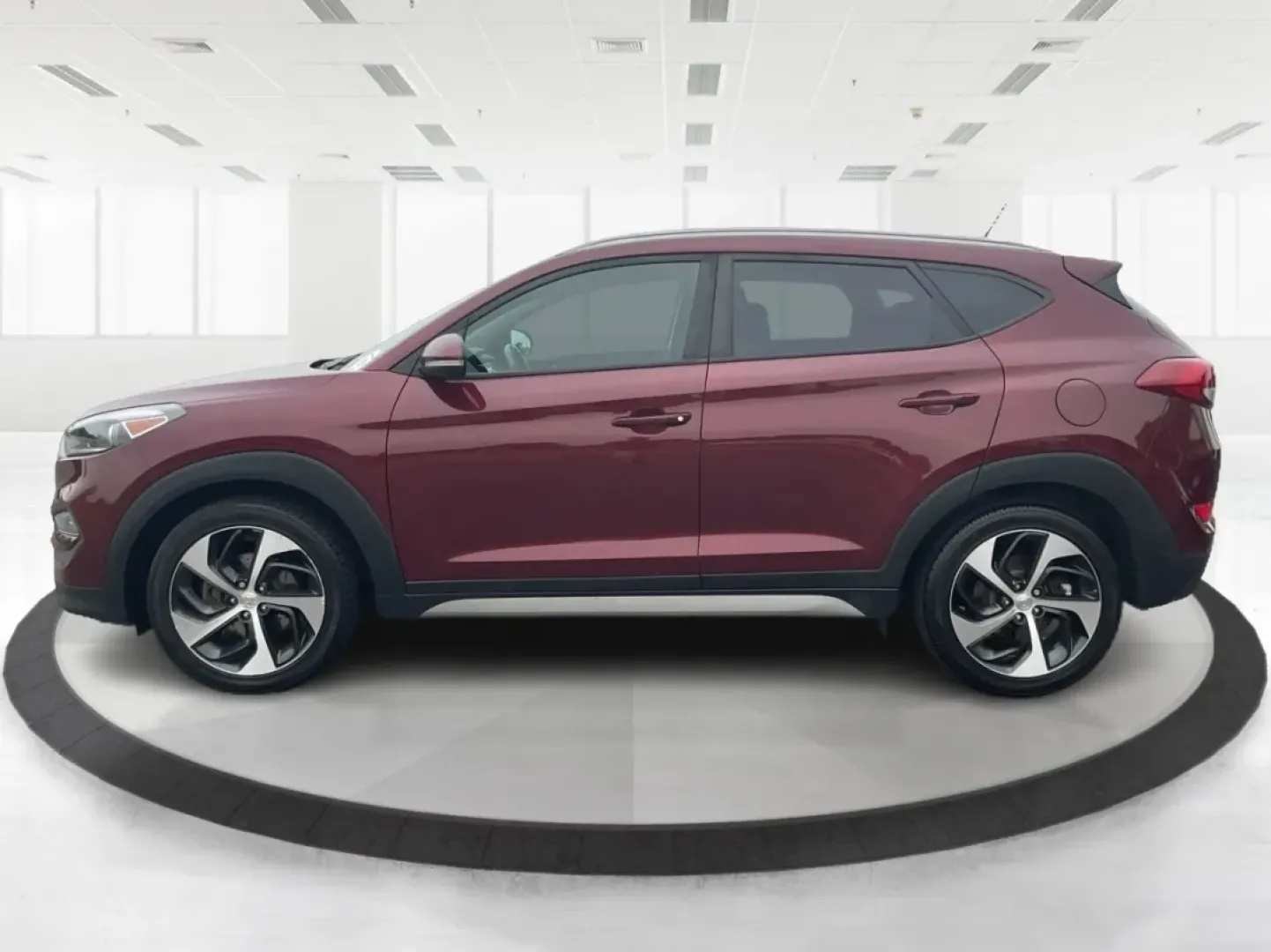 2017 Hyundai Tucson Sport (KM8J3CA29HU) with an 1.6L I-4 gasoline direct injection engine, located at 401 Woodman Dr, Riverside, OH, 45431, (937) 908-9800, 39.760899, -84.123421 - **Discover Adventure in the 2017 Hyundai Tucson: Your Ideal SUV for Every Journey!**<br /> <br /> Are you ready to elevate your driving experience? The 2017 Hyundai Tucson in striking Ruby Wine is here, tailored for those who crave versatility and reliability in their daily adventures. Whether you'r - Photo#5