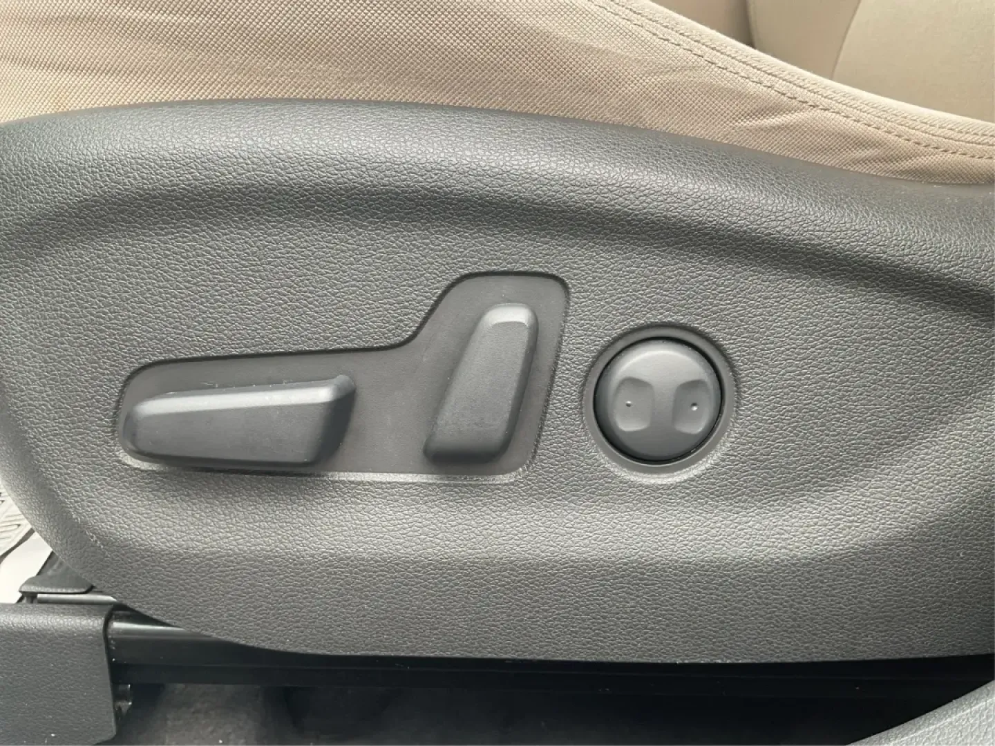 2017 Hyundai Tucson Sport (KM8J3CA29HU) with an 1.6L I-4 gasoline direct injection engine, located at 401 Woodman Dr, Riverside, OH, 45431, (937) 908-9800, 39.760899, -84.123421 - **Discover Adventure in the 2017 Hyundai Tucson: Your Ideal SUV for Every Journey!**<br /> <br /> Are you ready to elevate your driving experience? The 2017 Hyundai Tucson in striking Ruby Wine is here, tailored for those who crave versatility and reliability in their daily adventures. Whether you'r - Photo#17