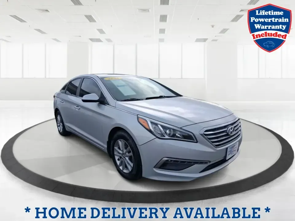 2015 Hyundai Sonata SE (5NPE24AFXFH) with an 2.4L L4 DOHC 16V engine, 7-Speed Automatic transmission, located at 1951 S Dayton Lakeview Rd., New Carlisle, OH, 45344, (937) 908-9800, 39.890999, -84.050255 - Need a dependable daily commuter that still feels comfortable for weekend getaways to Dayton, Tipp City, or a quick escape to Charleston Falls Preserve? This 2015 Hyundai Sonata SE in Symphony Silver is a smart, budget-friendly sedan that fits real life in Troy, Ohio-easy to park downtown, smooth on - Photo#0