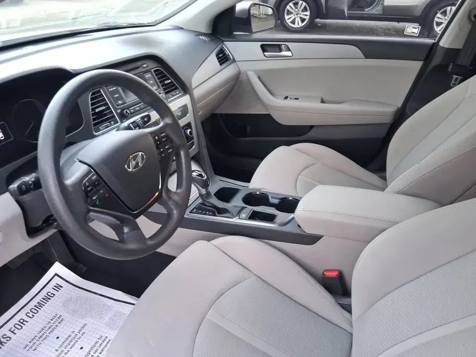 2015 Hyundai Sonata SE (5NPE24AFXFH) with an 2.4L L4 DOHC 16V engine, 7-Speed Automatic transmission, located at 1951 S Dayton Lakeview Rd., New Carlisle, OH, 45344, (937) 908-9800, 39.890999, -84.050255 - Need a dependable daily commuter that still feels comfortable for weekend getaways to Dayton, Tipp City, or a quick escape to Charleston Falls Preserve? This 2015 Hyundai Sonata SE in Symphony Silver is a smart, budget-friendly sedan that fits real life in Troy, Ohio-easy to park downtown, smooth on - Photo#9