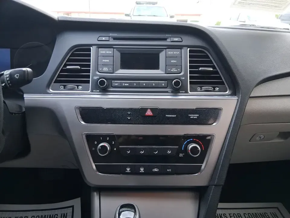 2015 Hyundai Sonata SE (5NPE24AFXFH) with an 2.4L L4 DOHC 16V engine, 7-Speed Automatic transmission, located at 1951 S Dayton Lakeview Rd., New Carlisle, OH, 45344, (937) 908-9800, 39.890999, -84.050255 - Need a dependable daily commuter that still feels comfortable for weekend getaways to Dayton, Tipp City, or a quick escape to Charleston Falls Preserve? This 2015 Hyundai Sonata SE in Symphony Silver is a smart, budget-friendly sedan that fits real life in Troy, Ohio-easy to park downtown, smooth on - Photo#13