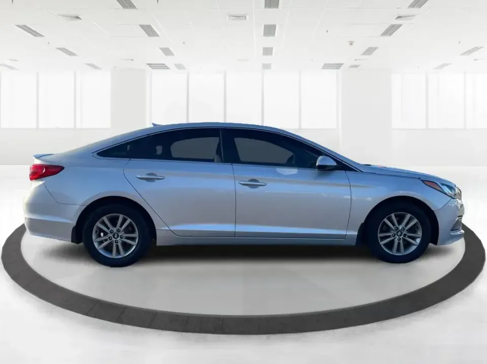 2015 Hyundai Sonata SE (5NPE24AFXFH) with an 2.4L L4 DOHC 16V engine, 7-Speed Automatic transmission, located at 1951 S Dayton Lakeview Rd., New Carlisle, OH, 45344, (937) 908-9800, 39.890999, -84.050255 - 2015 Hyundai Sonata SE - Photo#1