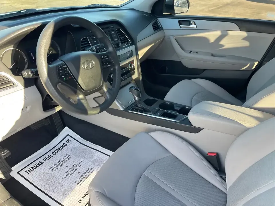 2015 Hyundai Sonata SE (5NPE24AFXFH) with an 2.4L L4 DOHC 16V engine, 7-Speed Automatic transmission, located at 1951 S Dayton Lakeview Rd., New Carlisle, OH, 45344, (937) 908-9800, 39.890999, -84.050255 - 2015 Hyundai Sonata SE - Photo#9