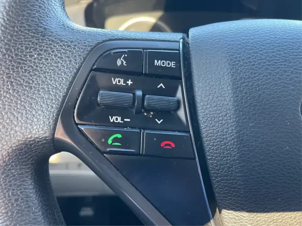 2015 Hyundai Sonata SE (5NPE24AFXFH) with an 2.4L L4 DOHC 16V engine, 7-Speed Automatic transmission, located at 1951 S Dayton Lakeview Rd., New Carlisle, OH, 45344, (937) 908-9800, 39.890999, -84.050255 - 2015 Hyundai Sonata SE - Photo#16