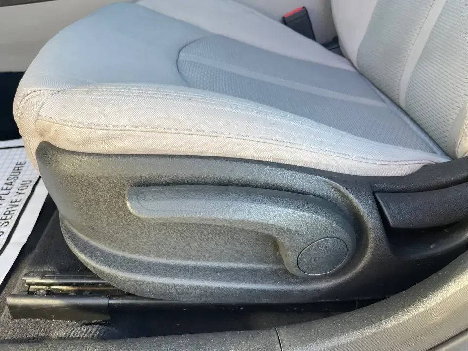 2015 Hyundai Sonata SE (5NPE24AFXFH) with an 2.4L L4 DOHC 16V engine, 7-Speed Automatic transmission, located at 1951 S Dayton Lakeview Rd., New Carlisle, OH, 45344, (937) 908-9800, 39.890999, -84.050255 - 2015 Hyundai Sonata SE - Photo#18