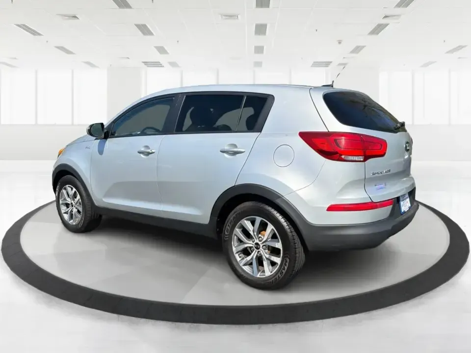2014 Kia Sportage LX (KNDPBCAC6E7) with an 2.4L V6 DOHC 24V engine, 6-Speed Automatic transmission, located at 1230 East Main St, Xenia, OH, 45385, (937) 908-9800, 39.688026, -83.910172 - **Adventure Awaits: 2014 Kia Sportage LX Ready for Your Next Journey!**<br /> <br /> Are you in search of a reliable vehicle that combines style, comfort, and versatility? Look no further than this 2014 Kia Sportage LX, perfect for weekend getaways, family road trips, or daily commutes. This crossov - Photo#4