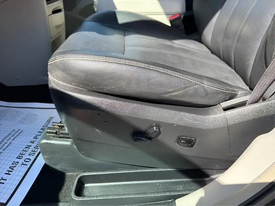 2016 Chrysler Town and Country Touring (2C4RC1BG5GR) with an Pentastar 3.6L V-6 DOHC engine, 6A transmission, located at 8750 N County Rd 25A, Piqua, OH, 45356, (937) 908-9800, 40.164391, -84.232513 - Load up the kids, the cooler, and the weekend plans-this 2016 Chrysler Town and Country Touring is the kind of family-first van that makes school drop-offs, long commutes, and road trips feel effortless. With its roomy passenger-van layout, versatile seating, and comfort features that keep everyon - Photo#18